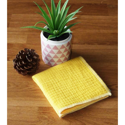 Washable and reusable double-ply cotton handkerchief Washable and reusable double-ply cotton handkerchief