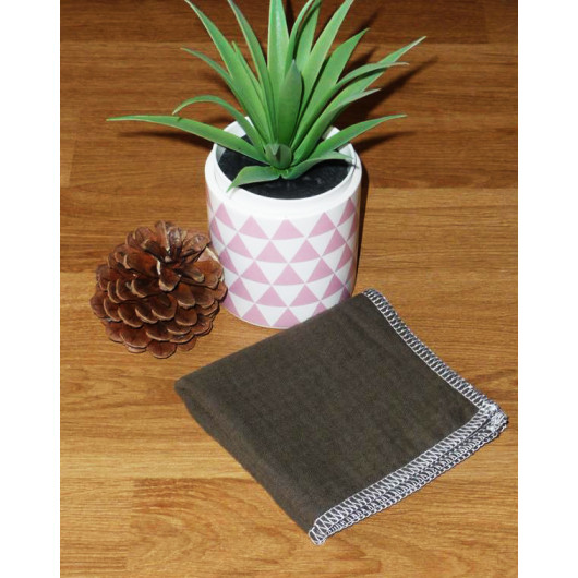 Washable and reusable double-ply cotton handkerchief Washable and reusable double-ply cotton handkerchief
