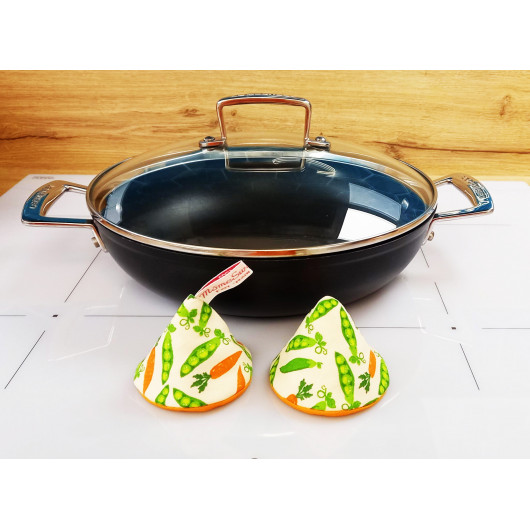 2 kitchen mitts - PEAS AND CARROTS 2 kitchen mitts - PEAS AND CARROTS