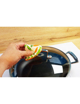 2 kitchen mitts - PEAS AND CARROTS
