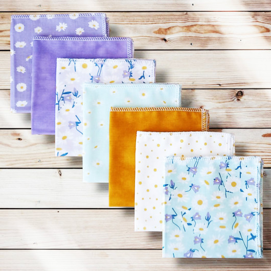 Washable and reusable cotton handkerchiefs - DAISIES Washable and reusable cotton handkerchiefs - DAISIES