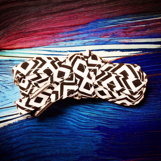 Pair of fabric shoelaces - AZTECA (black and white)
